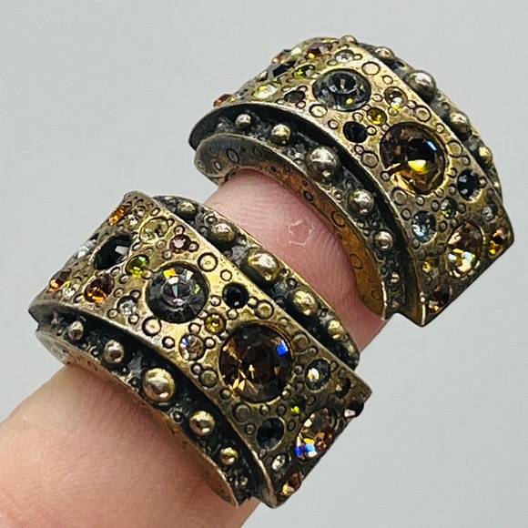 Vintage PATRICIA LOCKE , Jeweled Cuff Style, Clip Earrings. - Picture 3 of 9